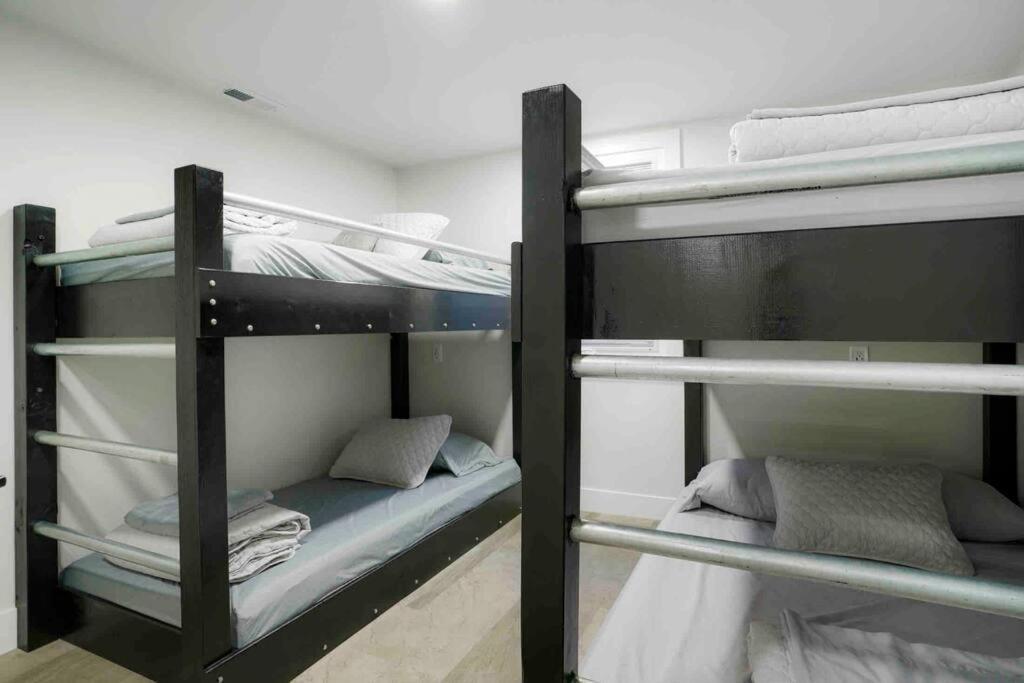 Villa Sleeps 16 - 15 Min/Downtown, 10 Min/Medical Center Aurora Exterior foto